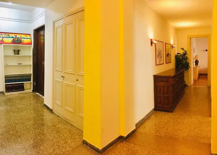 A Due Passi Dal Colosseo Acomodação com café da manhã  *